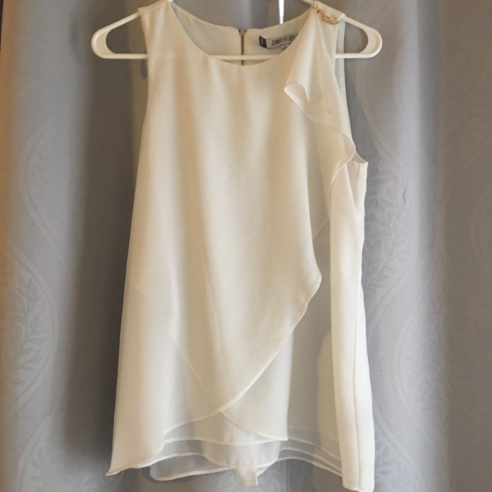 Jennifer Lopez sleeveless top